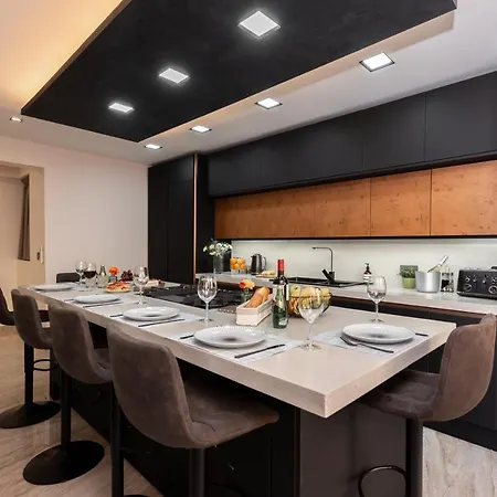 Luxury 2 Bed In The Heart Of St Julians Lägenhet St. Julian's