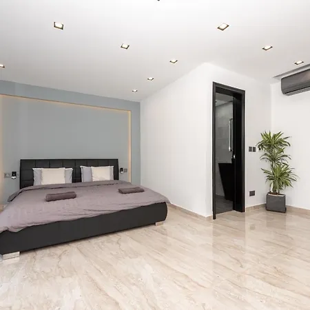Luxury 2 Bed In The Heart Of St Julians 아파트 *