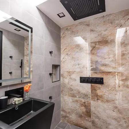 Luxury 2 Bed In The Heart Of St Julians 아파트 *